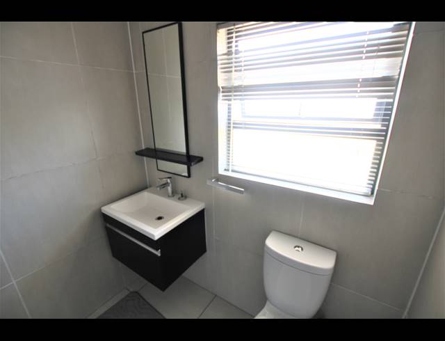1 BEDROOM APARTMENT TO LET IN GREENSTONE HILL